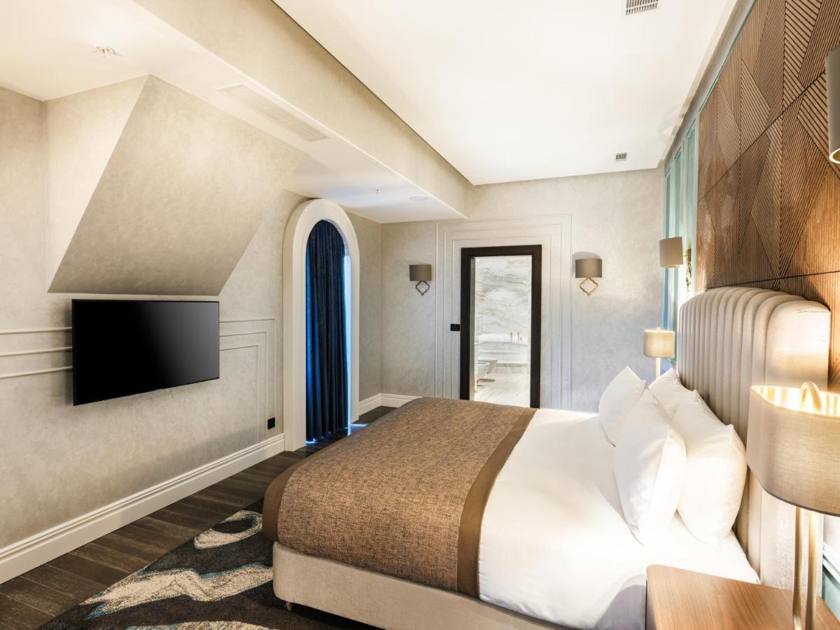 Intercontinental Baku By Ihg Hotell Eksteriør bilde A bedroom at the hotel