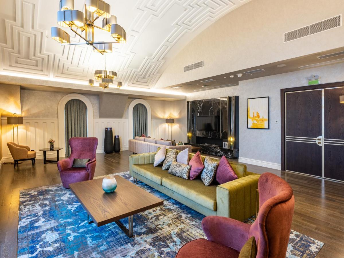 Intercontinental Baku By Ihg Hotell Eksteriør bilde The lounge at the airport