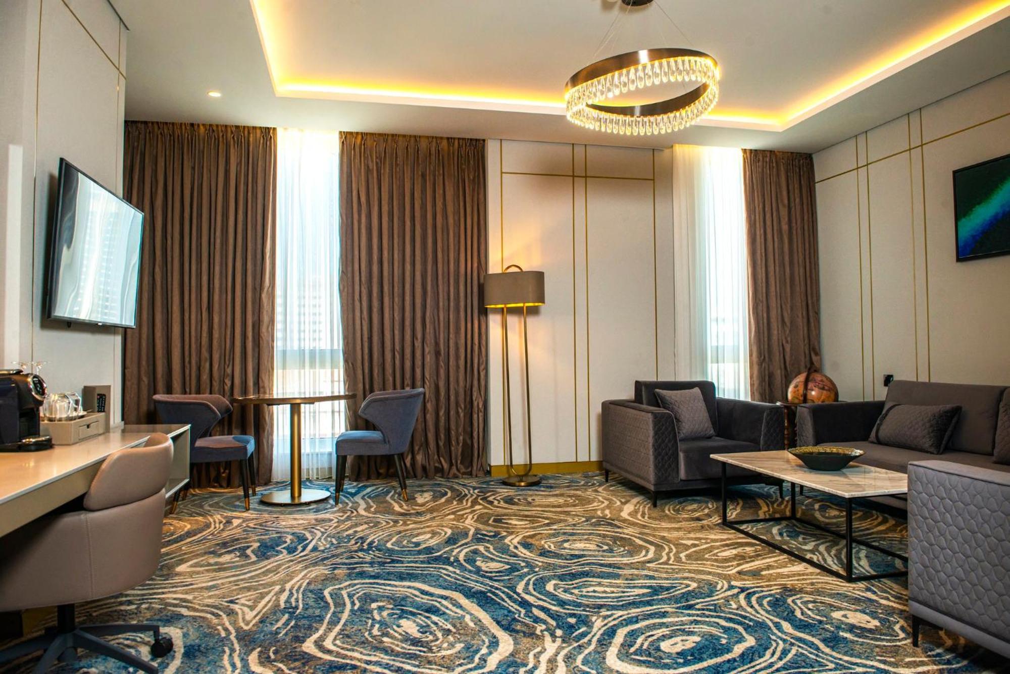 Intercontinental Baku By Ihg Hotell Eksteriør bilde Suite room at the hotel